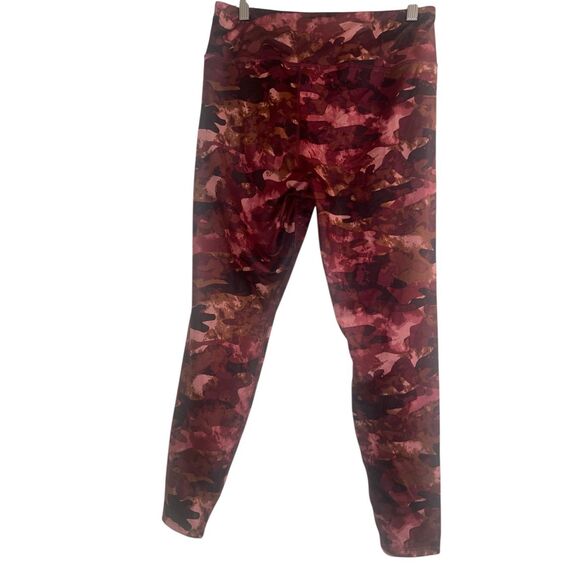 ✨Tahari Sport Red Camo Sz Large Leggings✨ - Picture 3 of 5